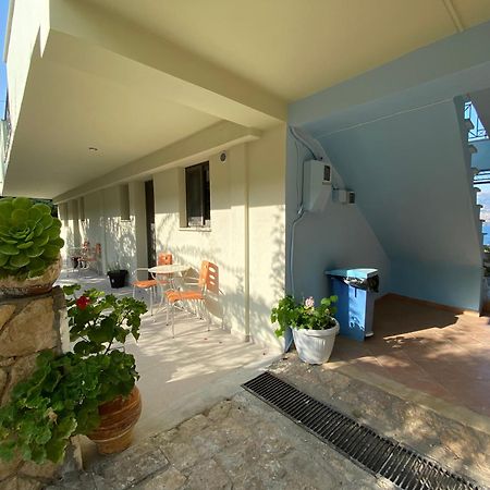 Mirovigli Family Rooms Lepedha Bagian luar foto